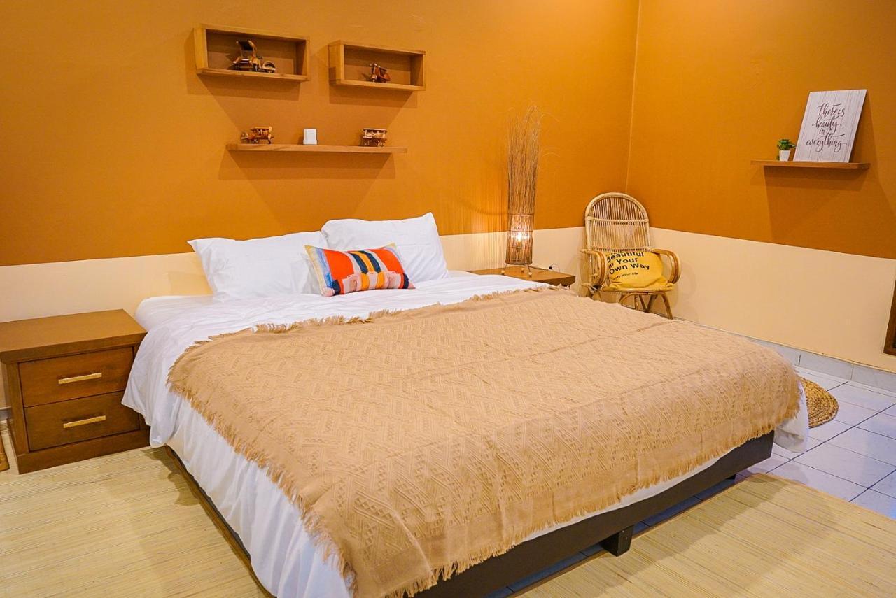 Roemah Renjana Bandung Bed & Breakfast Exterior foto