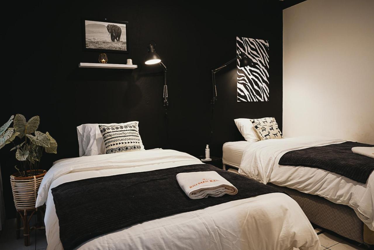 Roemah Renjana Bandung Bed & Breakfast Exterior foto