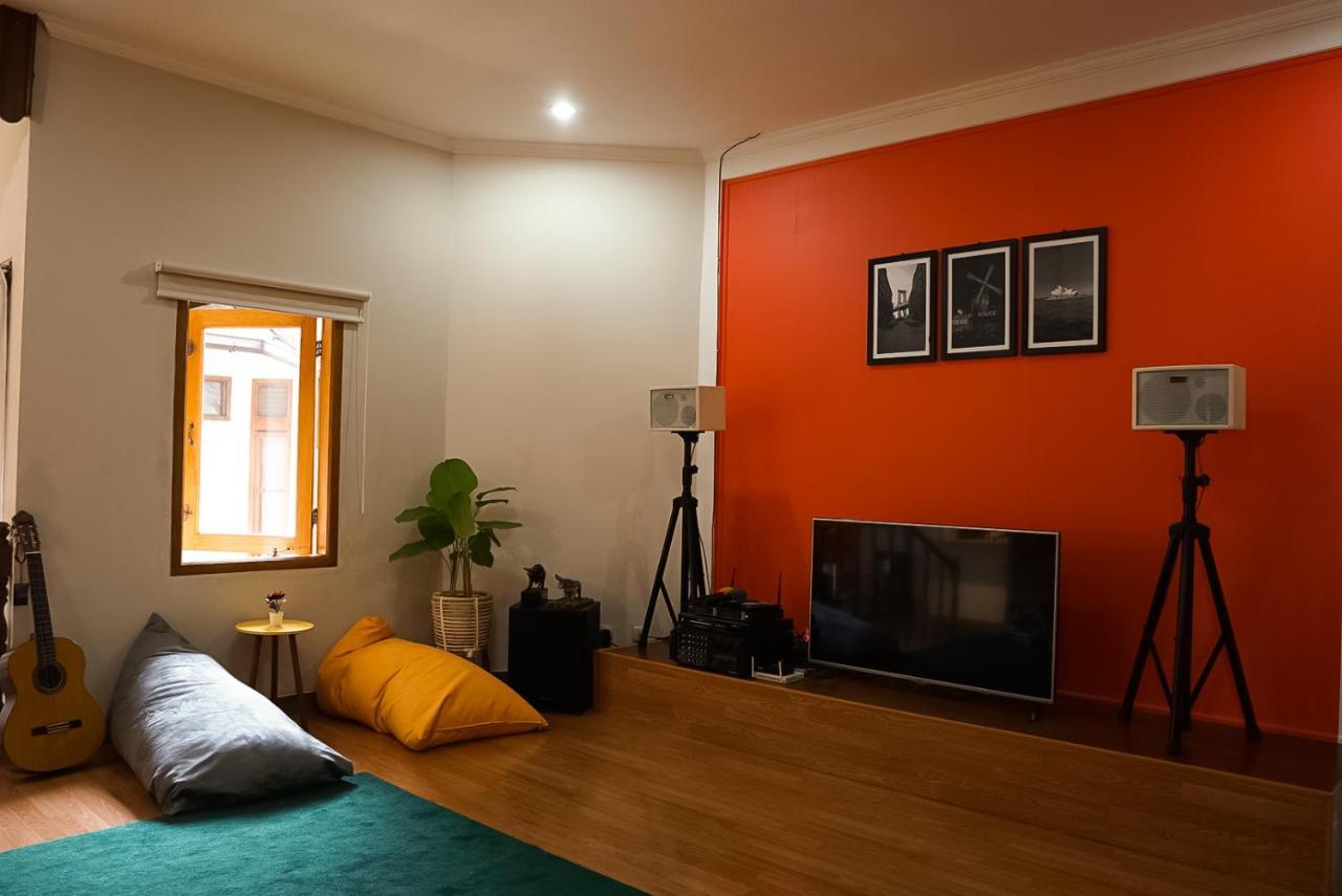 Roemah Renjana Bandung Bed & Breakfast Exterior foto