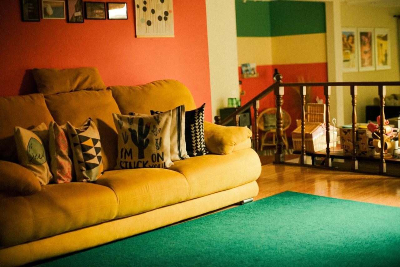 Roemah Renjana Bandung Bed & Breakfast Exterior foto