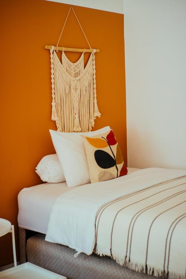 Roemah Renjana Bandung Bed & Breakfast Exterior foto