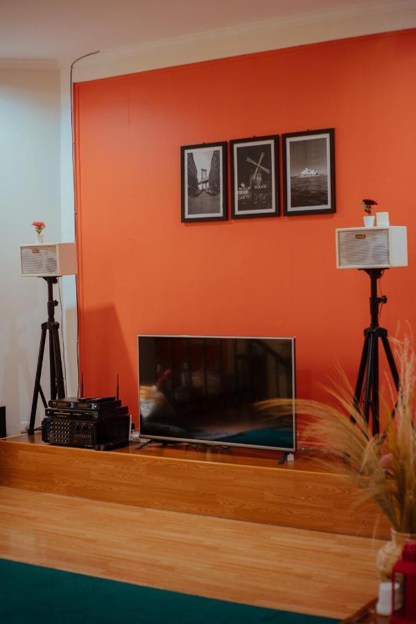 Roemah Renjana Bandung Bed & Breakfast Exterior foto