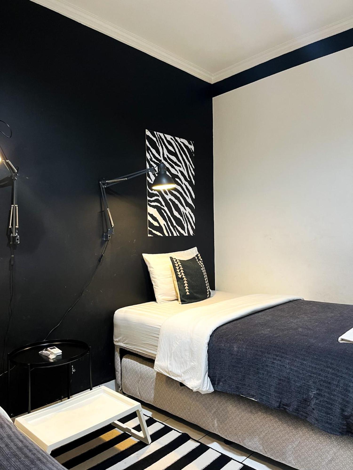 Roemah Renjana Bandung Bed & Breakfast Exterior foto